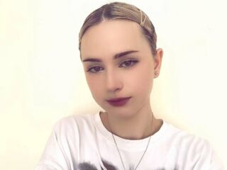 camwhore masturbating with sextoy JudithHaverstock