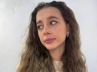 cam girl showing tits KamiZinni