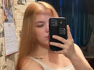 girl topless chat KarrieAnesi