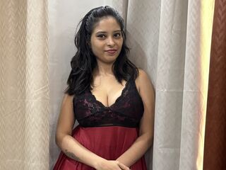 naked webcamgirl KiaraMuse