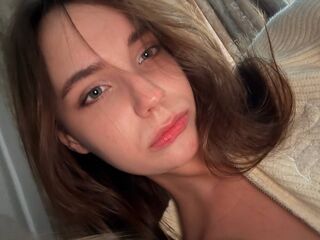nude webcamgirl picture KyungInguardsen
