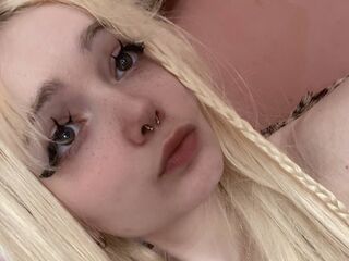 cam girl masturbating with dildo LaticiaDemetris