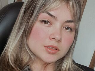 camgirl video chat room LauBee