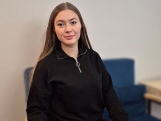 girl chat room LeaDarcy