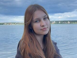 chatrubate cam girl LeaDeeg