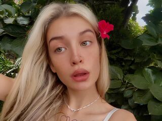 adult liveshow LeilaClose