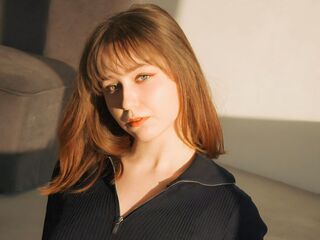beautiful camgirl LeomaBras