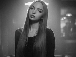 topless webcamgirl LeonorStrahl