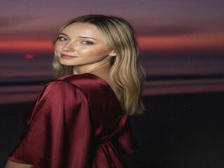 camgirl showing pussy LillieMajamay