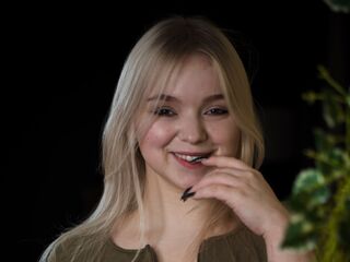 cam girl playing with dildo LizbethGodbold