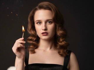 camgirl shaving pussy LolaCoresh