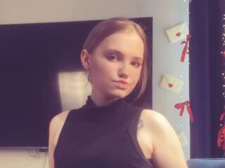 fingering girl chat LoraKen