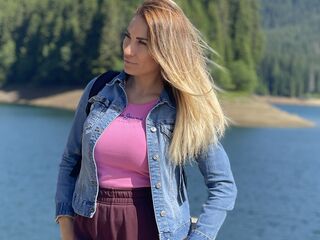 cam girl masturbating LovelyMaia