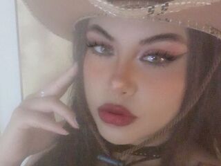 camslut fingering pussy LucianaRous