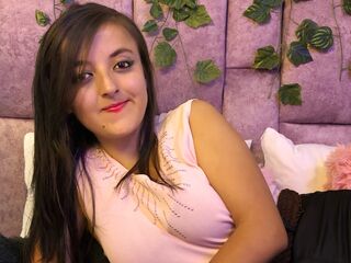 camgirl fingering shaved pussy LucyBelleh