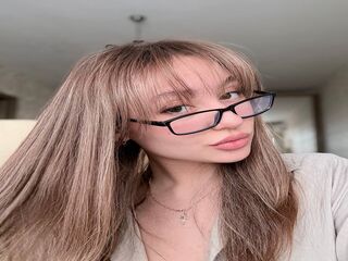 girl showing pussy LunaTimer