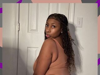 fingering camslut MadamGlam