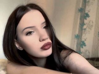 cam chat MadelineMendes