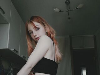 camgirl spreading pussy MaeEastes