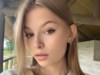 adult live cam MaidaKirakosyan