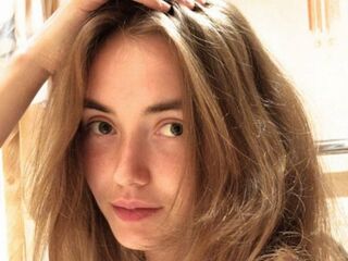 shaved pussy cam MargotMcerlean