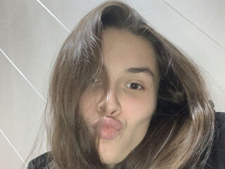 naked cam girl fingering pussy MarissaFitzen