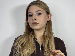 hot cam girl fingering shaved pussy MercedesVaught