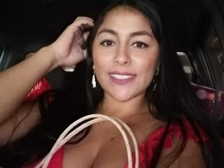 cam girl playing with vibrator MillyLara