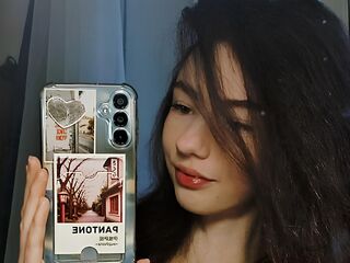 cam girl fingering MitziBreech