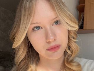 cam girl masturbating with vibrator NanceyMonteverde