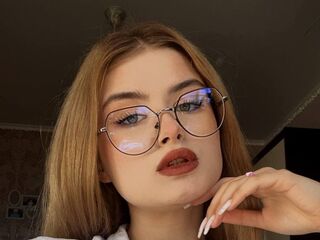 fingering girl cam OdelinaChurchey