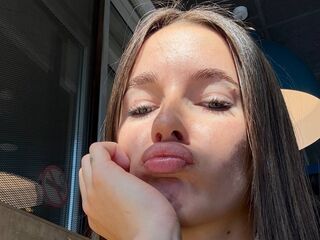 chat room picture OdetteWingler