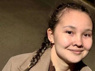 girl topless PaidocMary