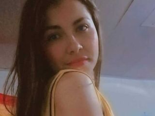 topless camgirl PauWarren