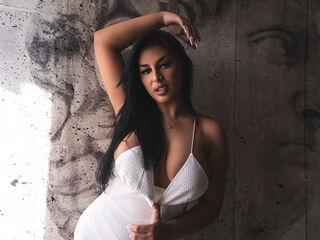 cam girl playing with sextoy RaysaRosse