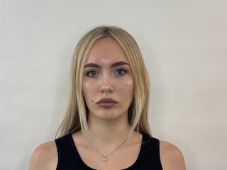 girl naked RegeniaAttwell