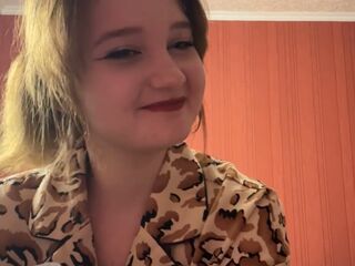 hot cam girl fingering shaved pussy RendaKhairallah