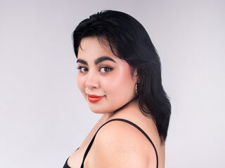 camslut masturbating RoxanaElegance