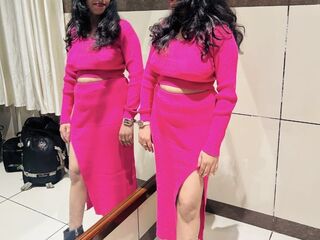 webcam girl chat room SanyaGoyal