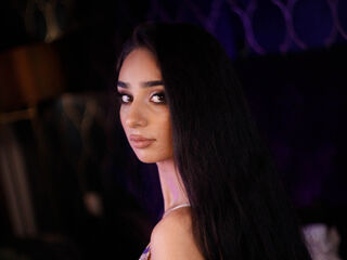 masturbating webcam girl SaraJanee