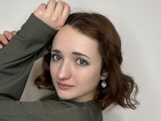 camgirl spreading pussy SaundraTowler