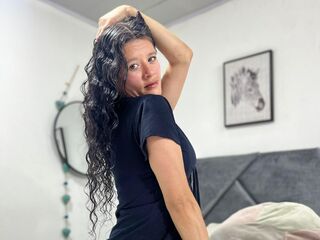 fingering cam girl SereneBerkles