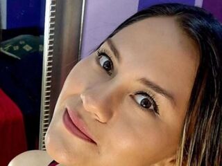 camwhore masturbating with dildo SilvanaArdiente