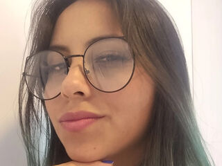camslut spreading pussy ThiaraSanchez