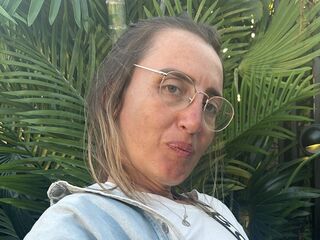 naked camgirl Usagii