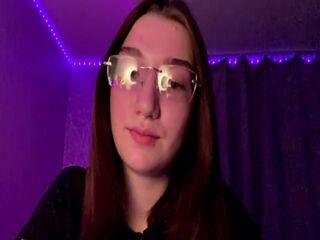 fingering cam slut WandaGosier