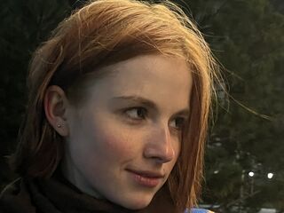 cam girl masturbating with vibrator YumiMee