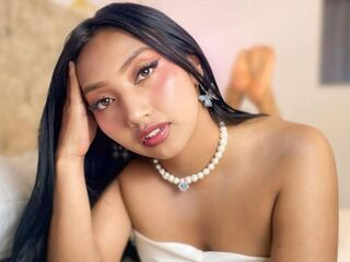 chat room live show YumyMina